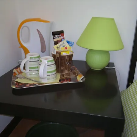 Nocleg ze śniadaniem Lo Scoiattolo E La Noce 2*